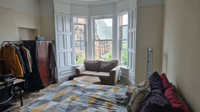 Large Furnished Double Room — Ideal for Central &  Main Photo