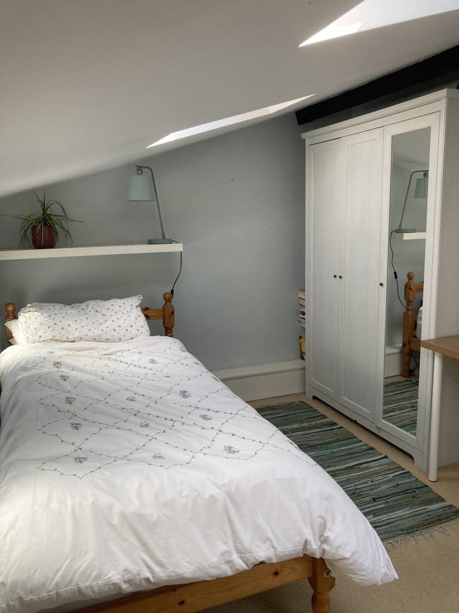 Single room in charming period house  Main Photo