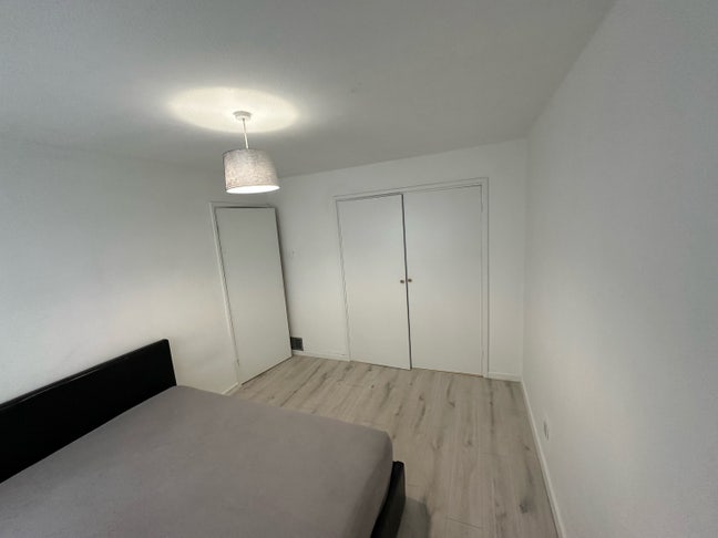 Double room in quiet 3 bedroom home Main Photo