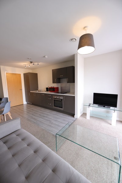 Luxury 2 Bed 2 Bath Apartment – Parking Included Main Photo