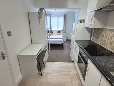 🏠🏠 Cheap studios w full kitchens 🏠🏠 Main Photo