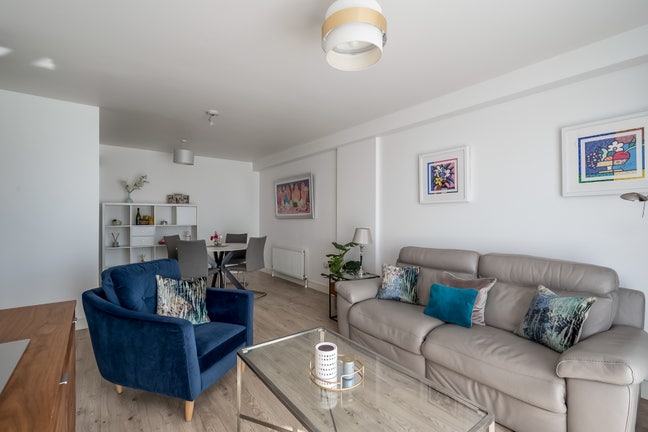 Room in Stunning flat, Gym & Parking, City Centre Main Photo