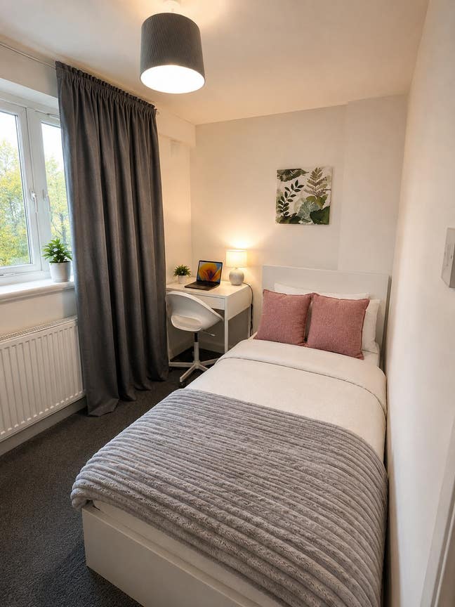 Single Room Opposite Aldi | Bills Inc Main Photo