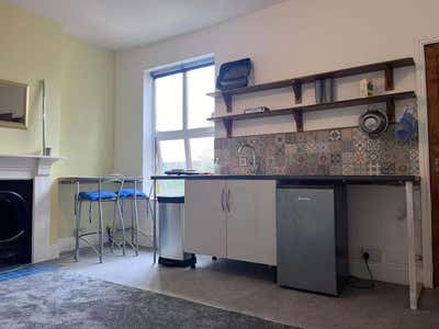 Large Double Room with Ensuite. Bills Inmcluded!  Main Photo