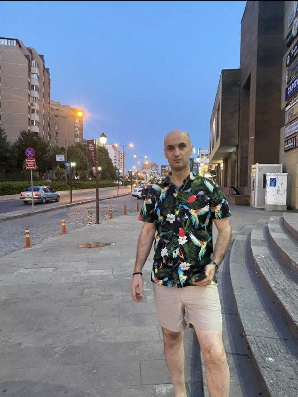 Professional Male seeks a double room Main Photo