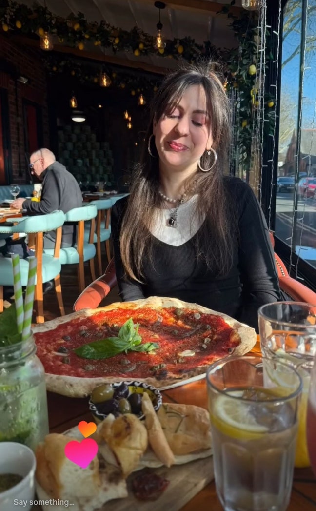 Hi, I'm looking for a double room in Manchester Main Photo