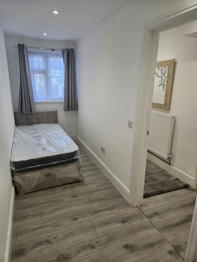 Singlebed Studio Room in House with Own Entrance. Main Photo