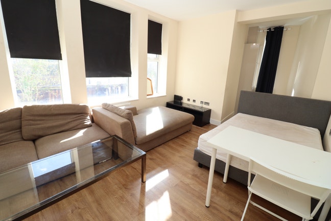🌿 Space, Style & Comfort | Prime Apartment W7 Main Photo