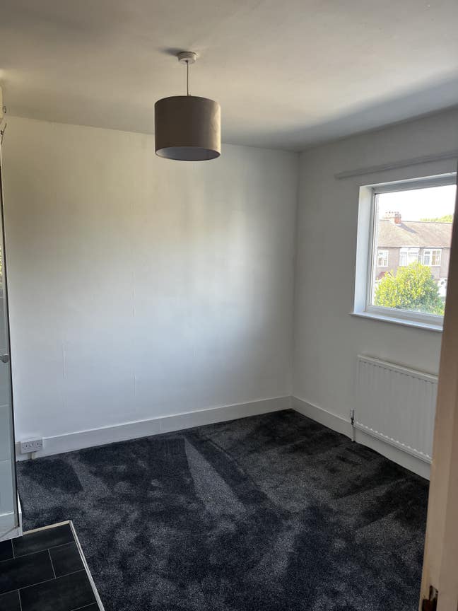 Chingford self Studio inc bills except council tax Main Photo
