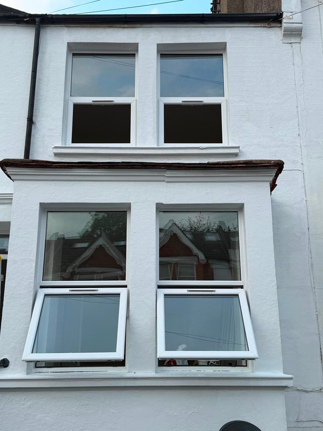 3 rooms or the whole flat available  Main Photo