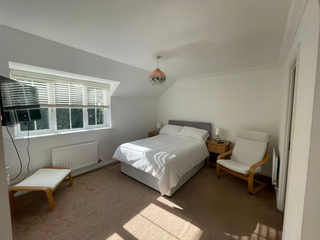 Large Furnished Double Room with Private En-Suite  Main Photo