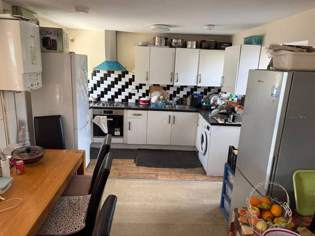 4 Bed House - Families only - Sep 1st Main Photo
