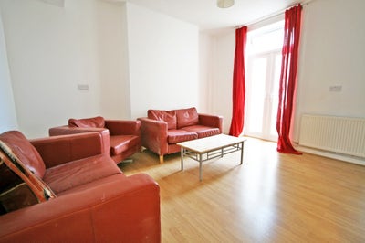 Room for rent for professional Main Photo