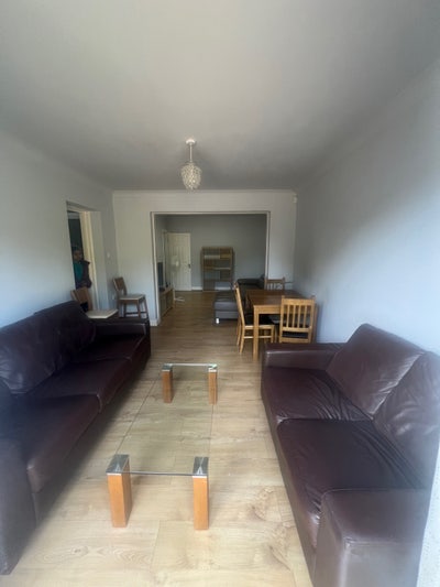 One Double Room Available  Main Photo
