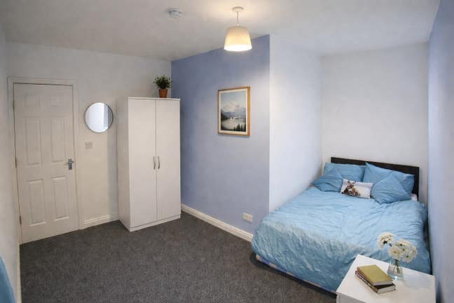 Comfortable room to rent in Eccles M30 Main Photo