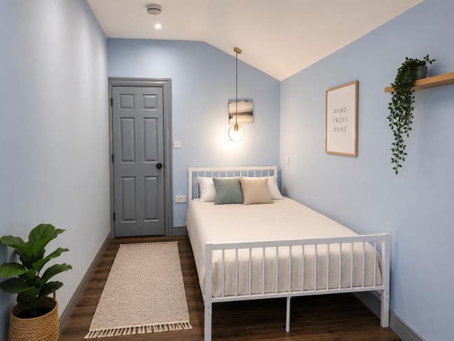 Double room  (Bedroom shared with 1 bathroom) Main Photo
