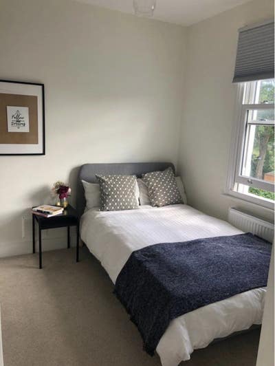 Modern Double Room in High Spec Flat Main Photo