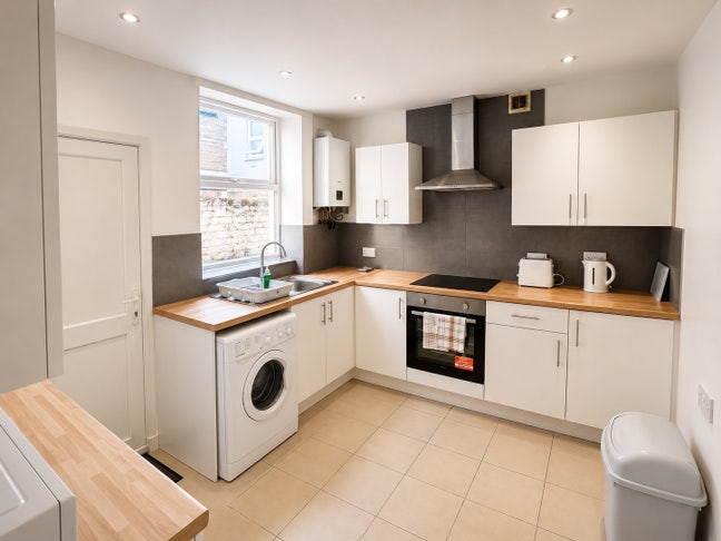 Brand New Home in Kensington - L6 Main Photo