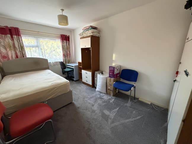 Double Bedroom to Share Main Photo