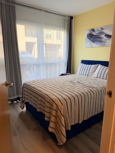 Double Room with Private Bathroom in a 2-Bed Flat Main Photo