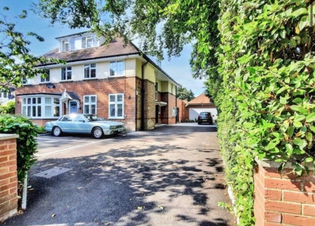 Lovely Furnished Double Room in Talbot Woods Main Photo