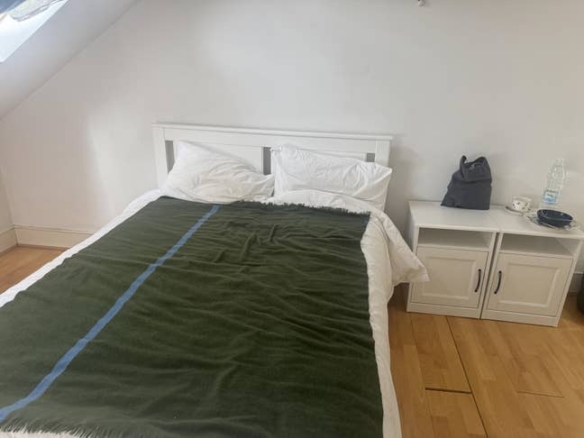 One room in Ilford  Main Photo