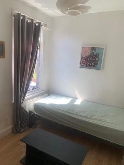 Room for Rent Newly Refurbished Meduim Size  Room  Main Photo