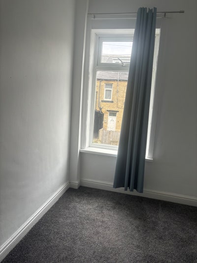 1 room  Main Photo