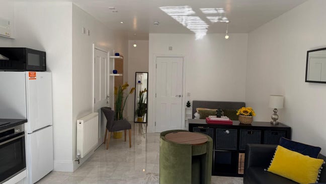 Studio Annex with its own entrance  Main Photo