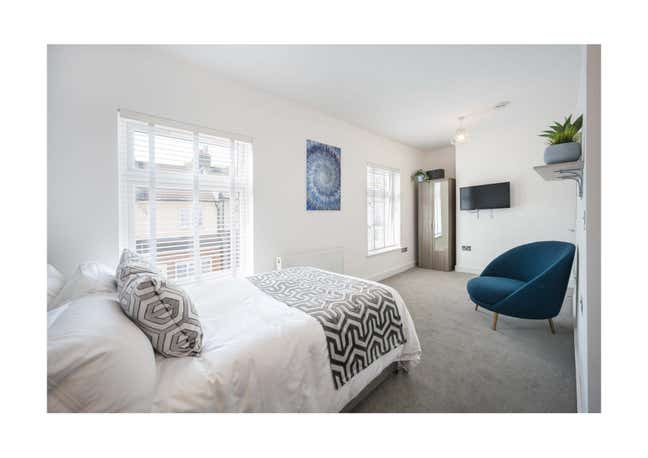 Studio Double room - Ensuite & Kitchenette Main Photo