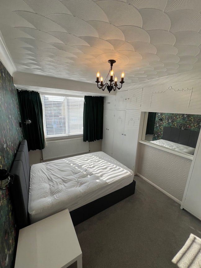 Spacious Double Room - Bills included Main Photo