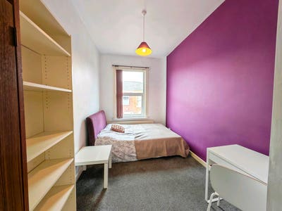 1 kingsize room - NO deposit Main Photo