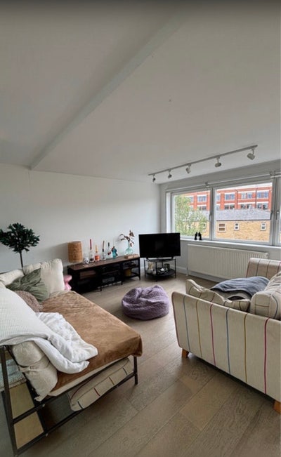 Room available in Kentish Town Flat 🪩 Main Photo