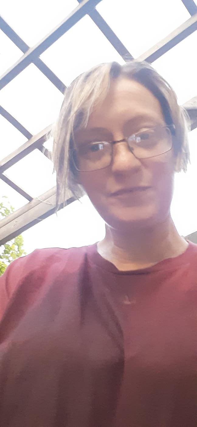 46 year old Female seeks a double room Main Photo