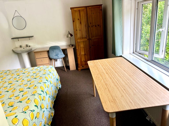 ✅ a Double Room +Sink ✅ Bills inc.✅ Free Parking Main Photo