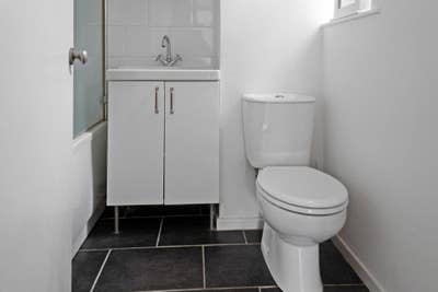 Nice Modern 1 Bed in SW18  Main Photo
