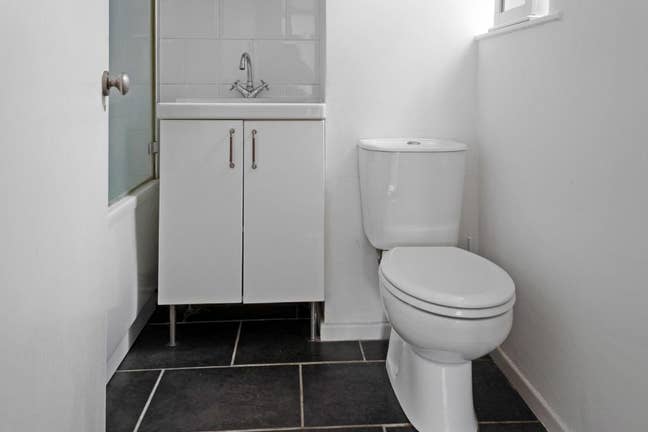 Nice Modern 1 Bed in SW18  Main Photo