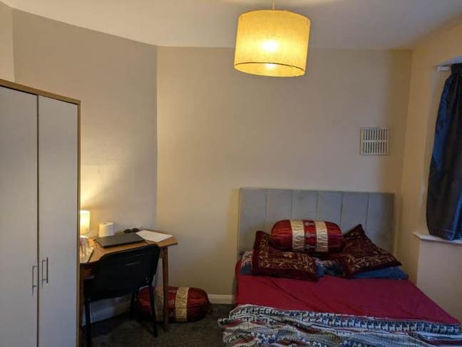 Spacious double room to rent in Uxbridge, UB10 Main Photo