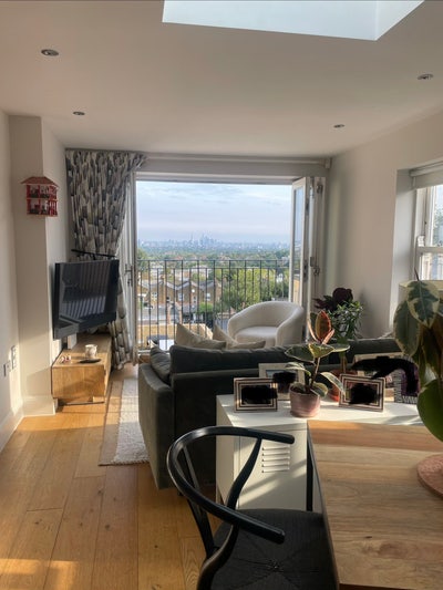 Best view in London with balcony Main Photo