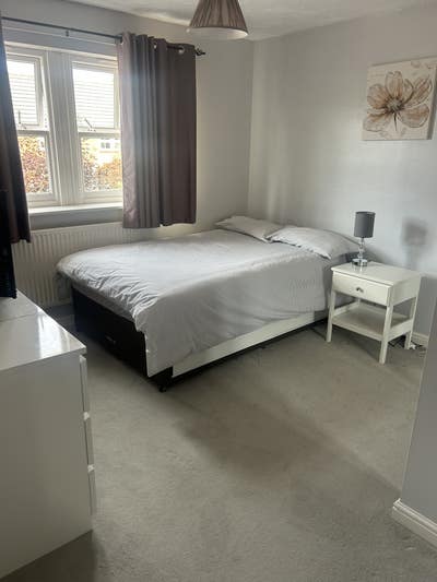 Bright double room in Glastonbury-Bills Incl Main Photo