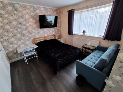 Large double room  Main Photo