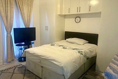 Double Room - High Road, Romford RM6 6AJ  Main Photo