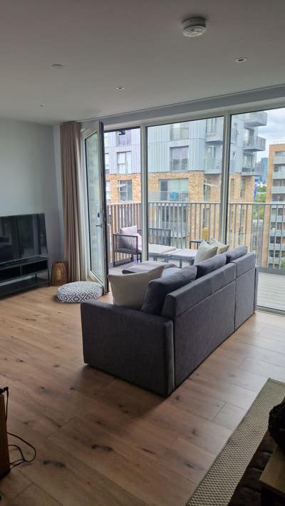 Room Available in Gorgeous New-Build Apartment Main Photo