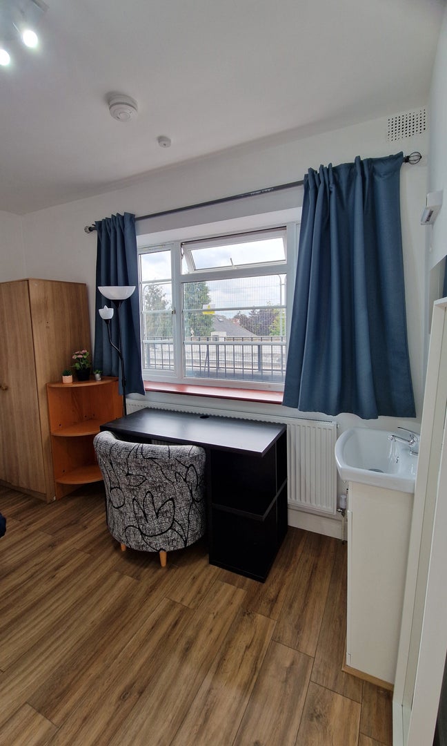 Double room to rent in the heart of Hendon Central Main Photo