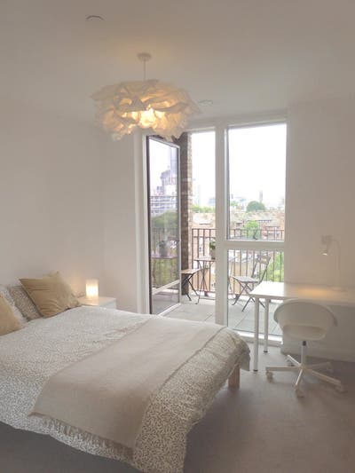 Zone1 LuxuryEnsuite 20m2 w balcony from 24/08/2026 Main Photo
