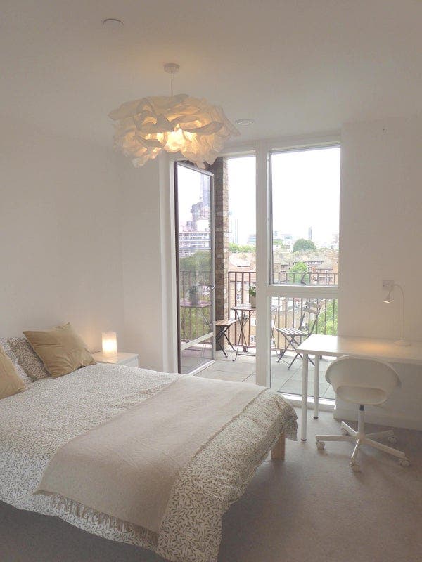 Zone1 LuxuryEnsuite 20m2 w balcony from 24/08/2026 Main Photo