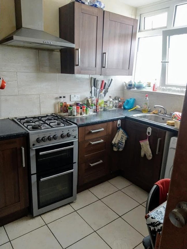 Affordable Single Room To Rent in Mile End Main Photo
