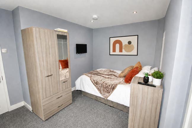 📍 West Swindon Double Room | Parking Main Photo