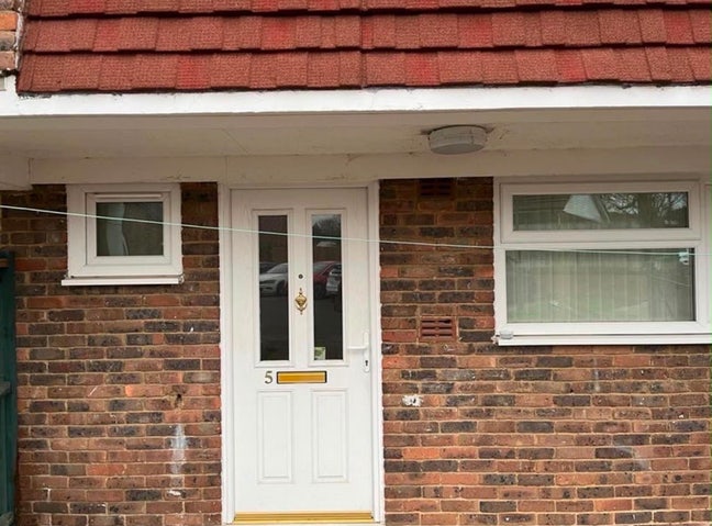 Furnished Double Room, bills included Main Photo