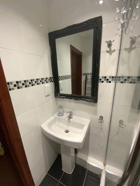 2 rooms available  Main Photo